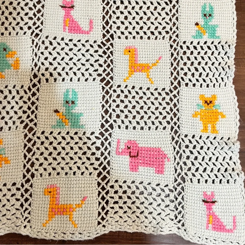 Vintage Knit Quilt Crochet Afghan Toddler Baby Animals 30” x 30” Blanket